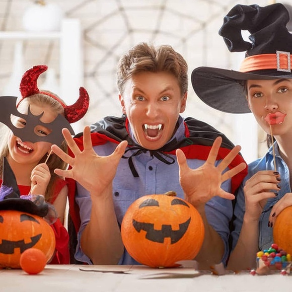 Vampire Retractable Zombie Fangs, Halloween Creepy Reusable Plastic Adult Fangs - Picture 4 of 7